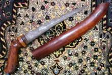 http://www.keris.biz/koleksi/Badik/Badik%20Pateha/badik001.jpg